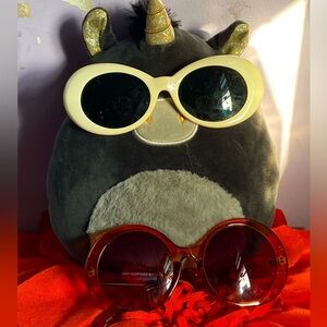 2 pairs vintage sunglasses,white oval cat eye,round transparent amber frames